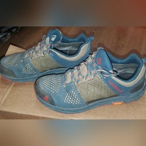 Women's 7.5 Vasque Waterproof Gortex Hiking Shoes